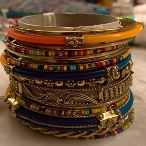 Amrita Singh Bangles. Gorgeous colors. Complete set. In Like new Condition.